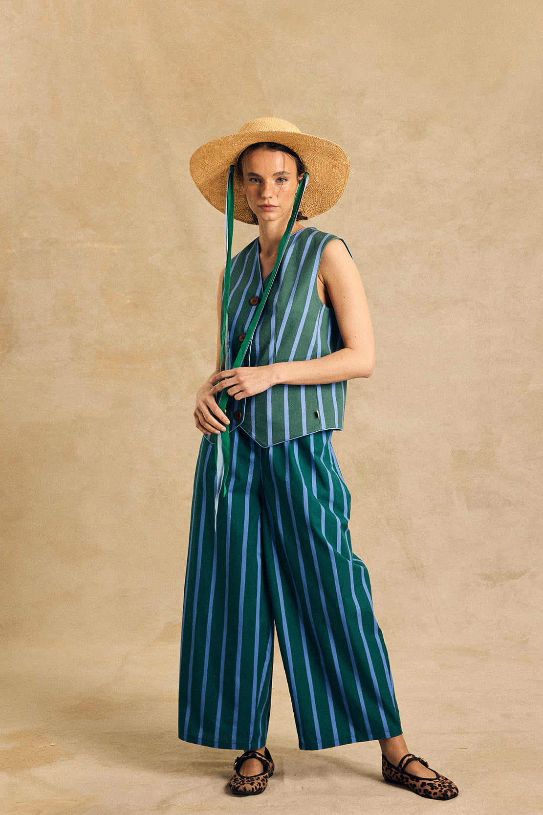 Sleeveless V-Neck Vest With Binding Detail